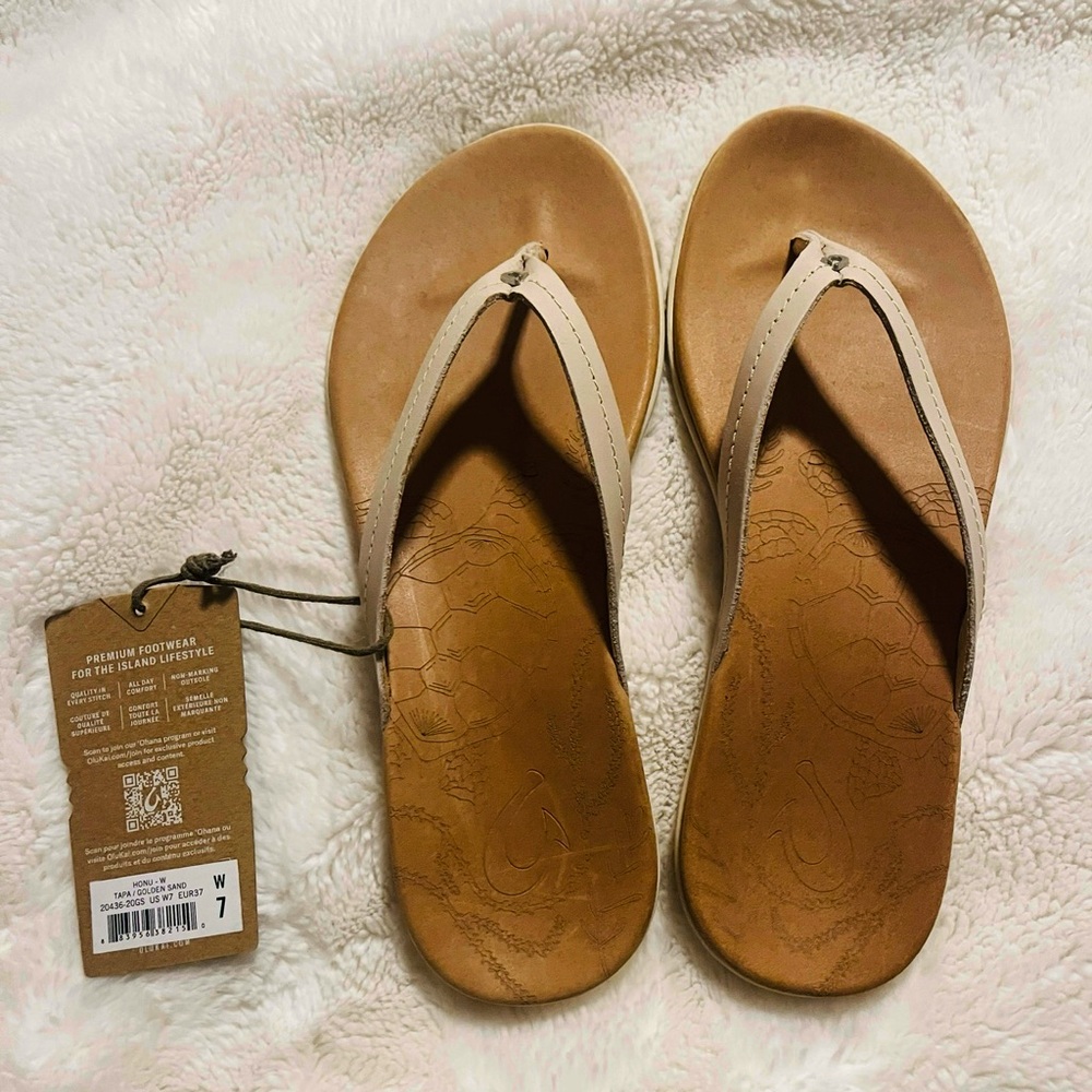 Brand new OluKai Honu women’s sandals. Size 7. Retail is $100 at Nordstrom.